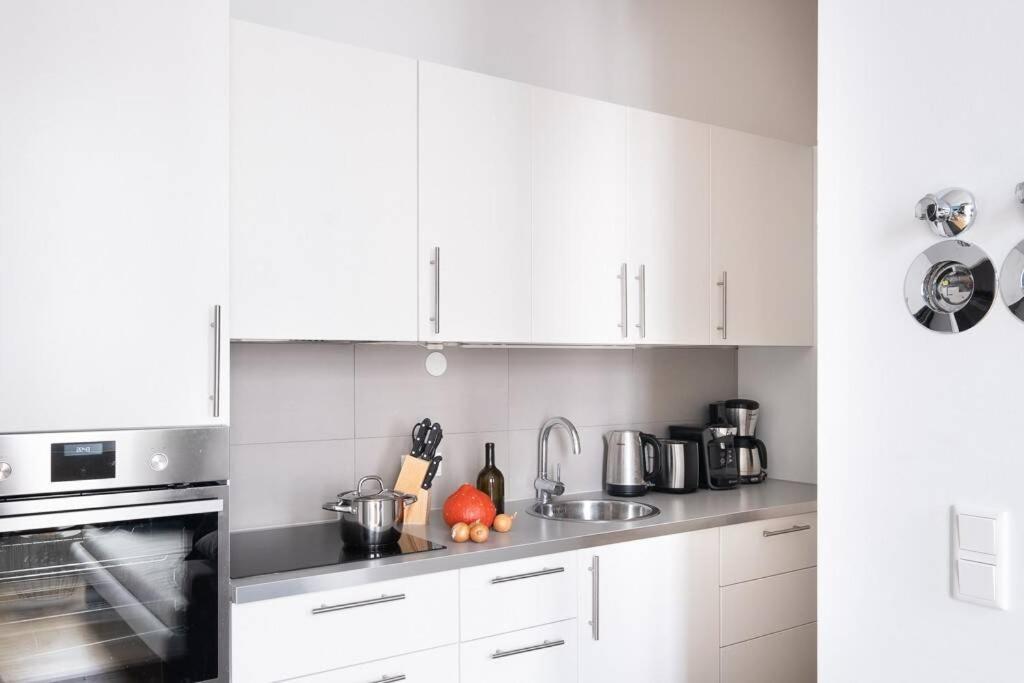 Sc 05 By Rockchair Apartments L Superhost Status L 2 Bedrooms Boxspringbeds Balcony Elevator - Cozy Family & Business Flair Welcomes You! Berlijn Buitenkant foto