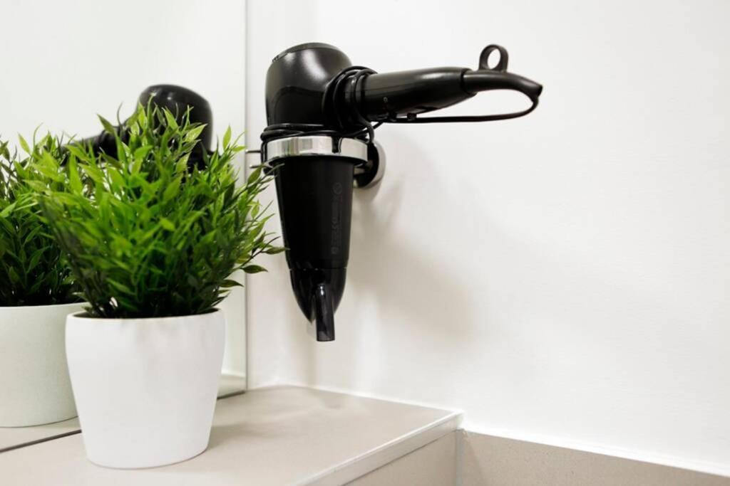 Sc 05 By Rockchair Apartments L Superhost Status L 2 Bedrooms Boxspringbeds Balcony Elevator - Cozy Family & Business Flair Welcomes You! Berlijn Buitenkant foto