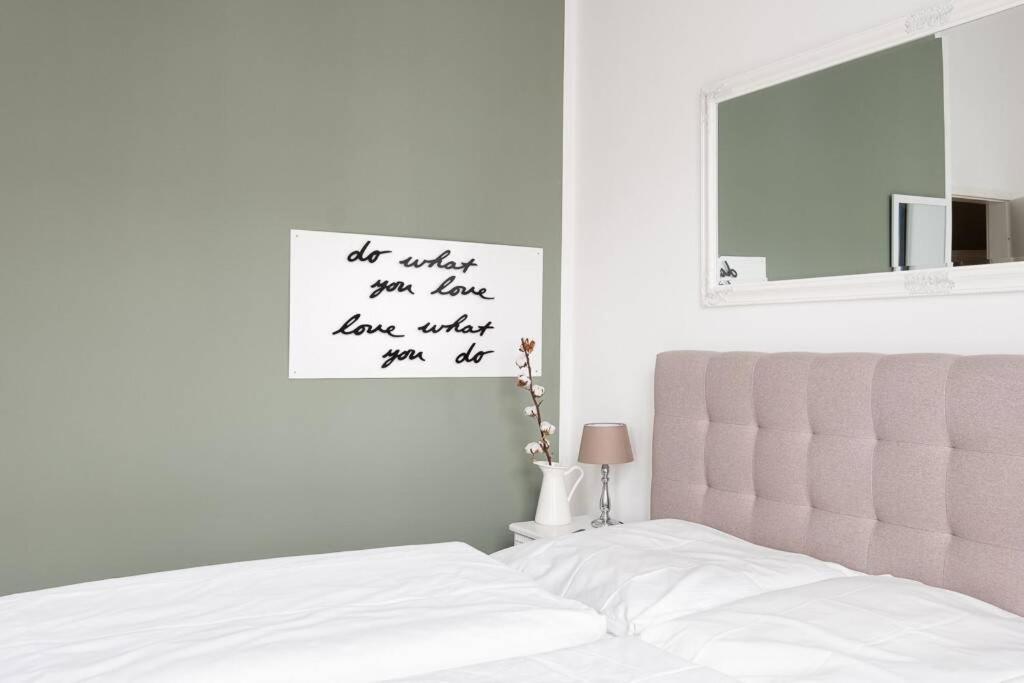 Sc 05 By Rockchair Apartments L Superhost Status L 2 Bedrooms Boxspringbeds Balcony Elevator - Cozy Family & Business Flair Welcomes You! Berlijn Buitenkant foto